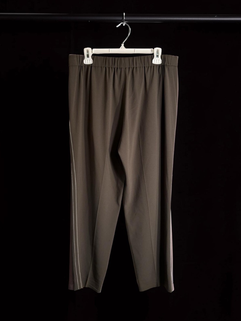 Women’s Aritzia Babaton Olive Green Pull-On Cropped Trousers with Side Stripes - Picture 3 of 9